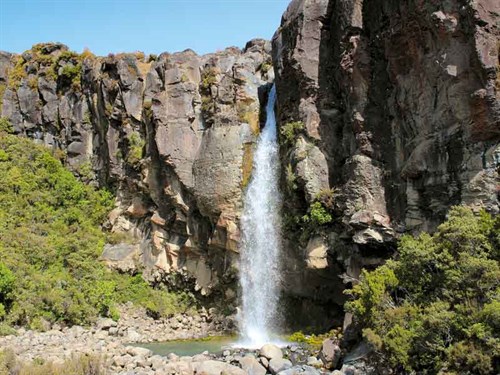 W---The -stunning -Taranaki -Falls -2