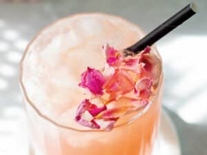 Cocktail: Rose Gin & Tonic