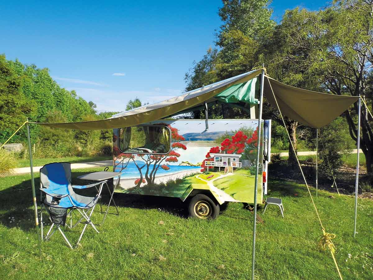 Resene Reno pop-up camper